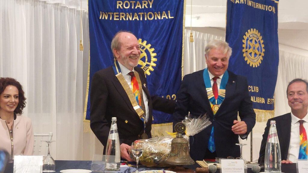 ReggioTV Il Rotary Reggio Calabria Est Riceve Il Governatore Franco